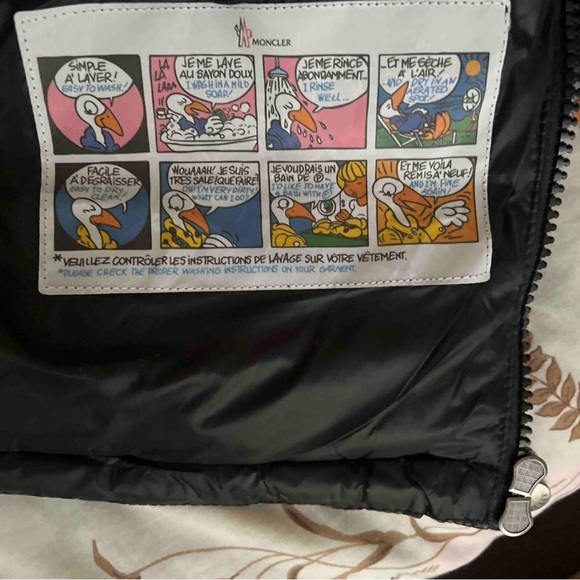 Moncler jacket size large 200$ - Picture 4 of 4